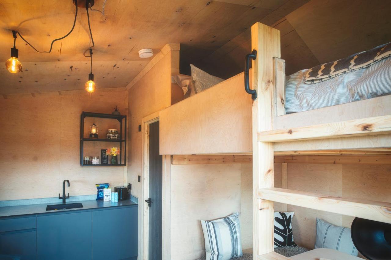 Luxury Glamping Cabin With Outdoor Bath On Cornish Flower Farm Truro Exterior foto