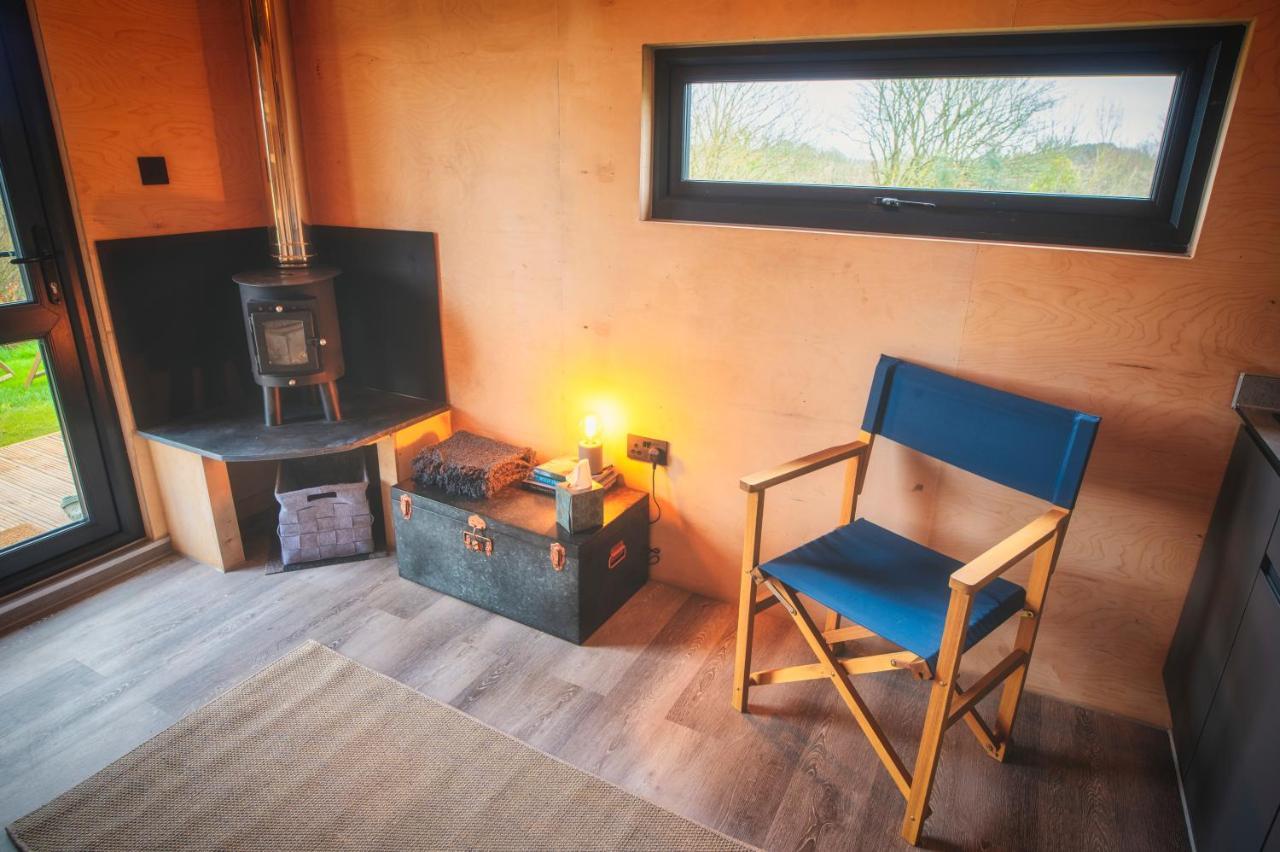 Luxury Glamping Cabin With Outdoor Bath On Cornish Flower Farm Truro Exterior foto